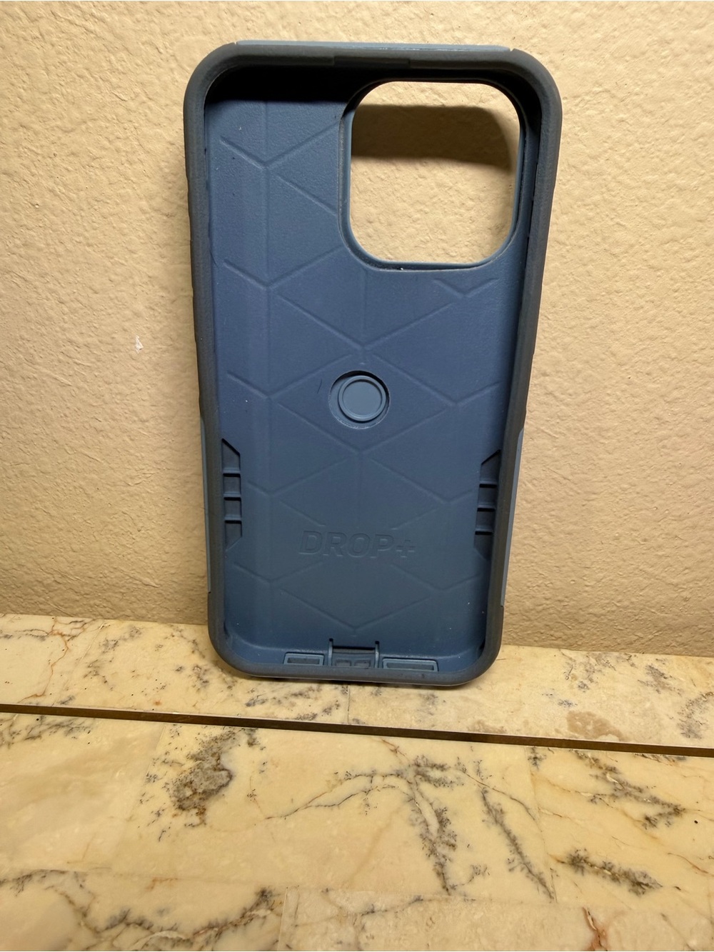 OtterBox Protective iPhone 15 pro max Case - Picture 3 of 3